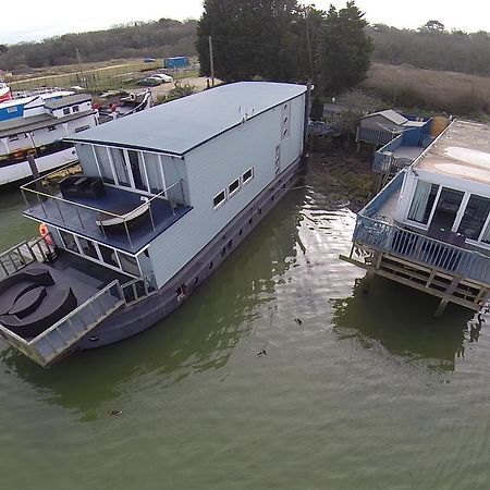 뉴포트 Houseboat Harbourside View B&B 외부 사진