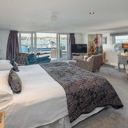 뉴포트 Houseboat Harbourside View B&B 외부 사진