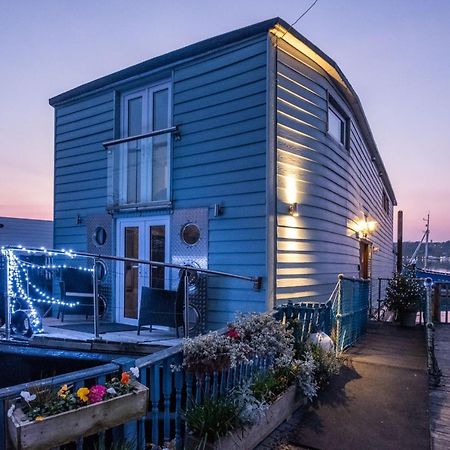 뉴포트 Houseboat Harbourside View B&B 외부 사진