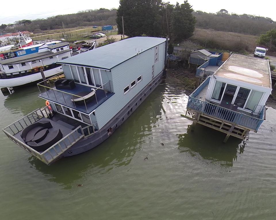 뉴포트 Houseboat Harbourside View B&B 외부 사진