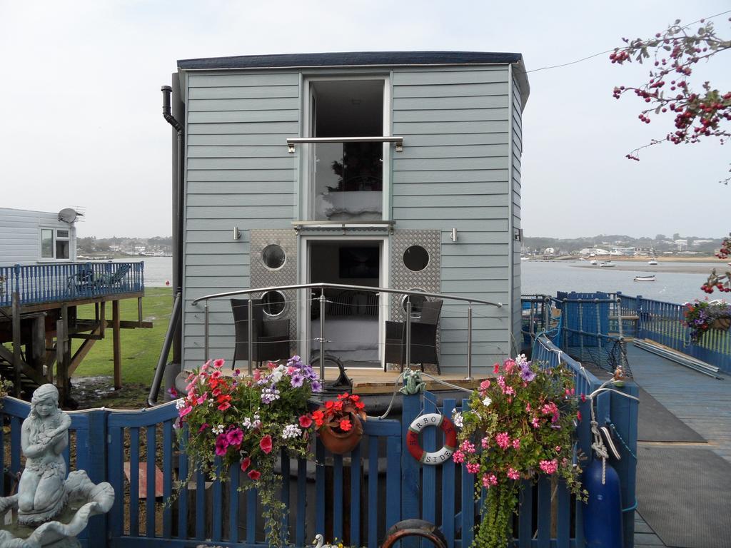 뉴포트 Houseboat Harbourside View B&B 외부 사진