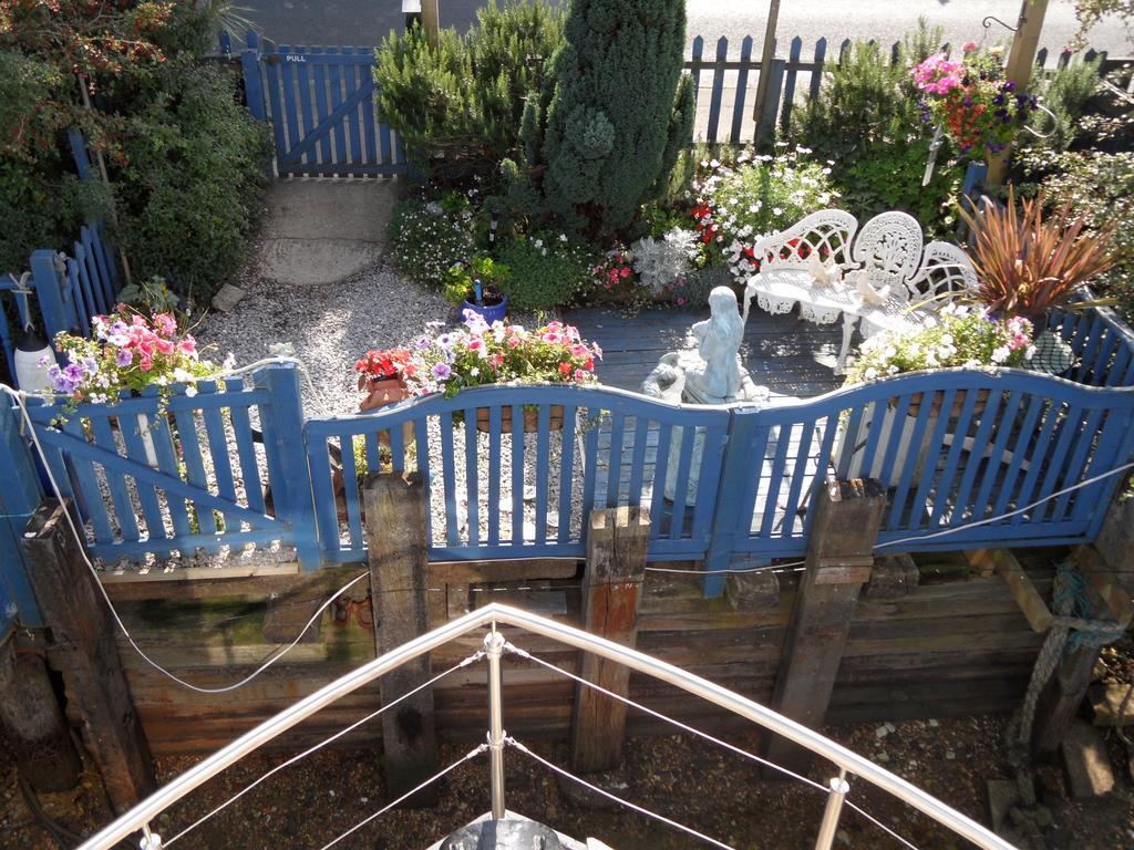 뉴포트 Houseboat Harbourside View B&B 객실 사진