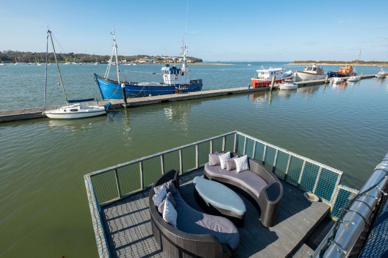 뉴포트 Houseboat Harbourside View B&B 외부 사진