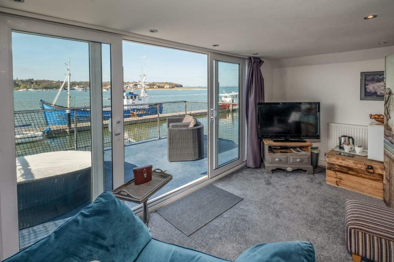 뉴포트 Houseboat Harbourside View B&B 외부 사진