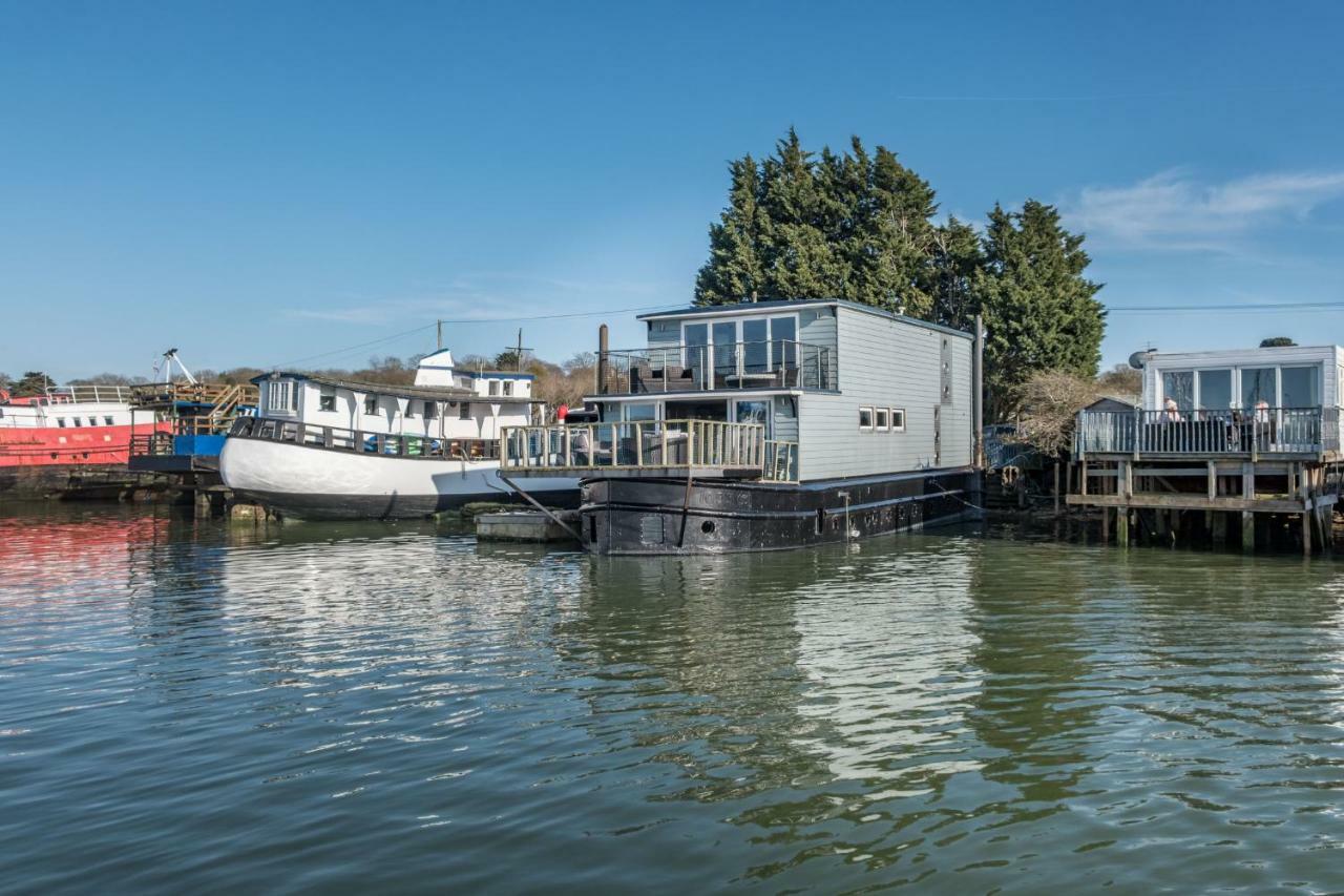 뉴포트 Houseboat Harbourside View B&B 외부 사진