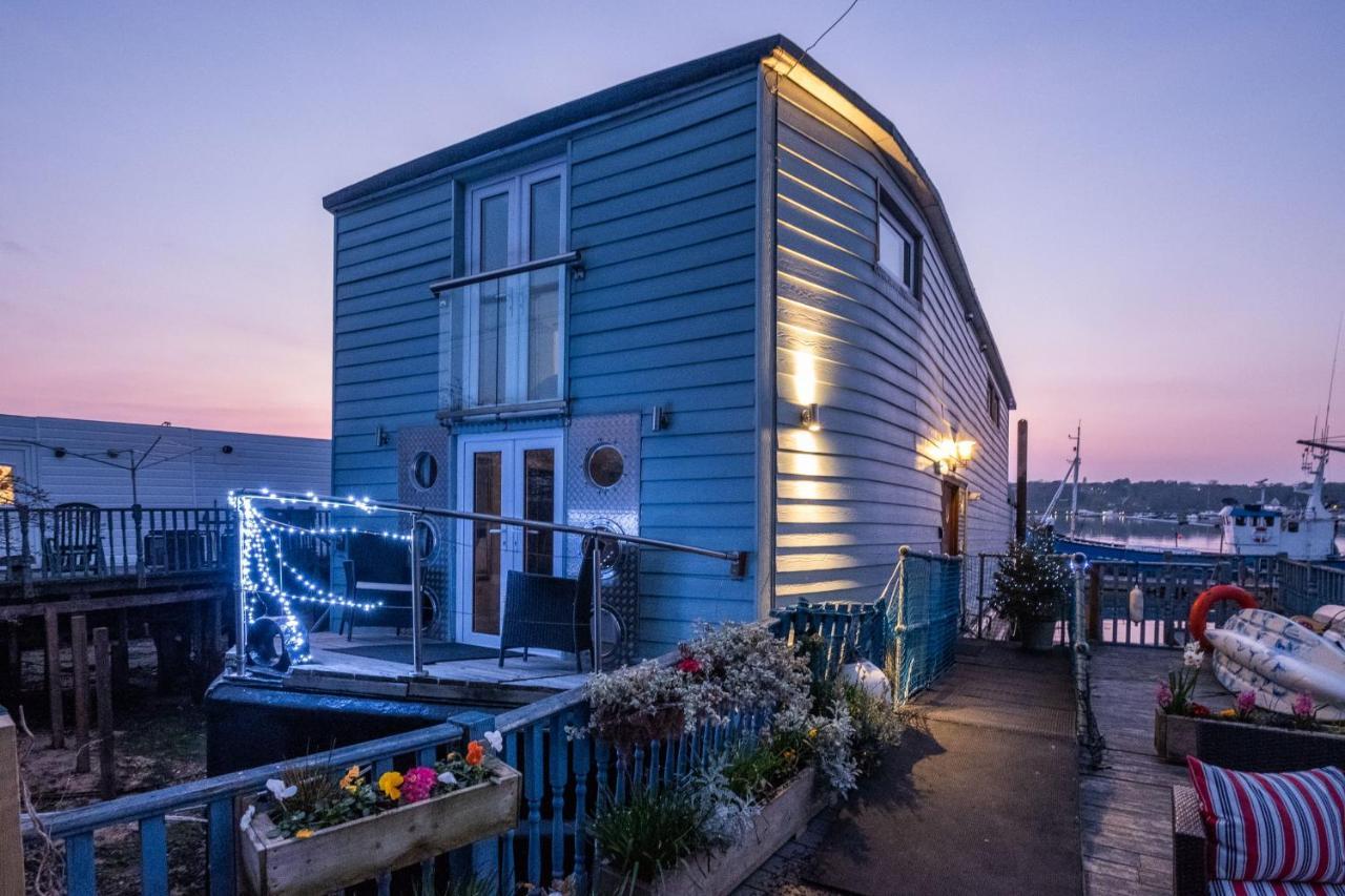 뉴포트 Houseboat Harbourside View B&B 외부 사진